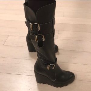 Adorable and comfortable wedge boots